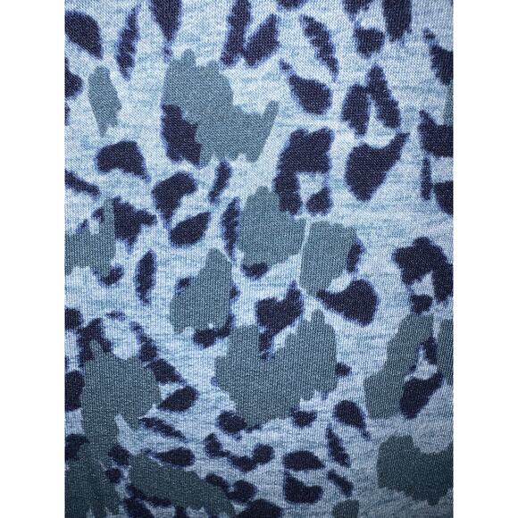 Cuddl Duds Cardigan Sweatshirt Womens 2X Blue Leopard French Terry Thumb Holes - Picture 11 of 15